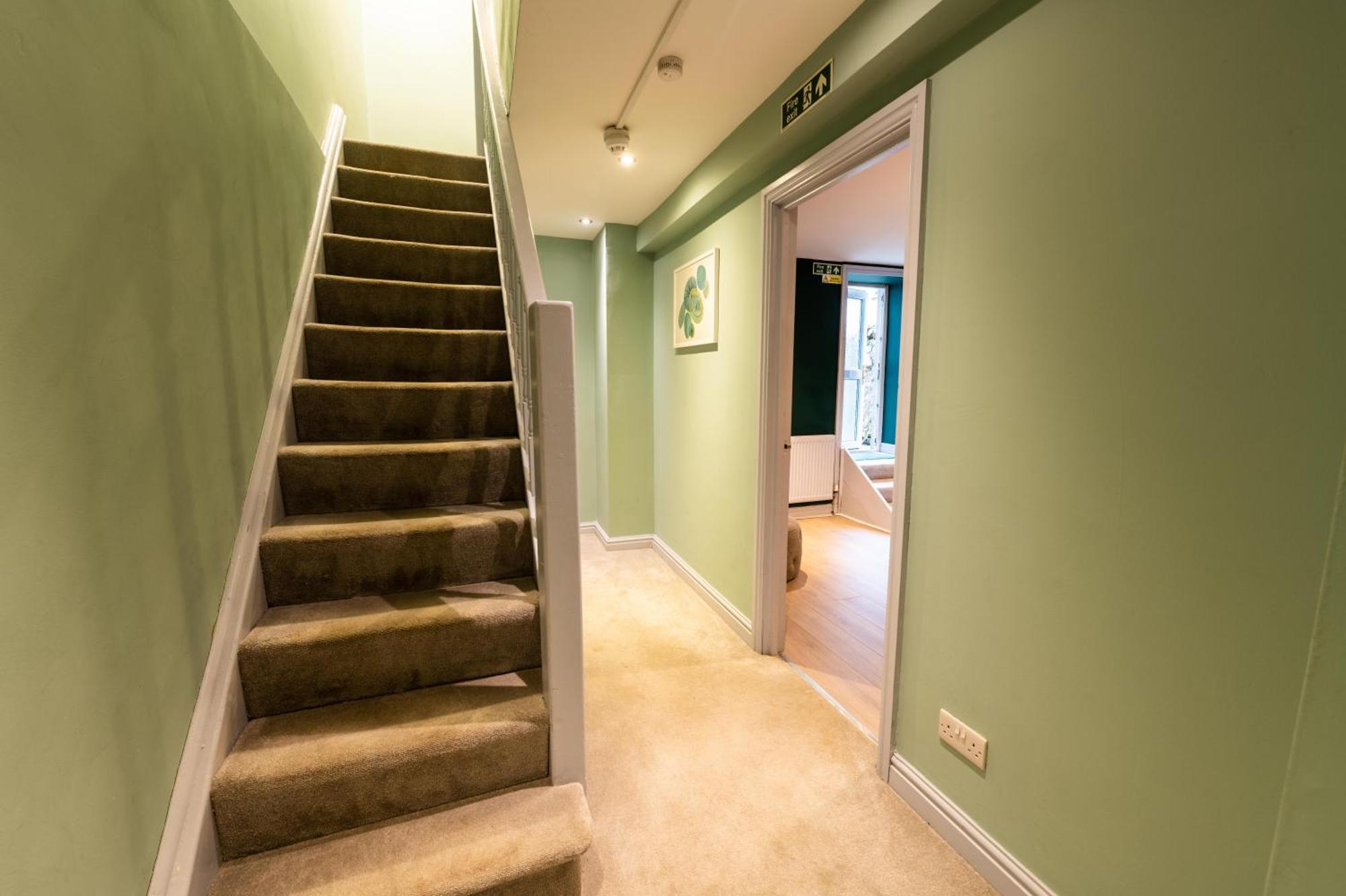 Aaron Wise - 17 Fitzhamon Apartments Cardiff Ngoại thất bức ảnh