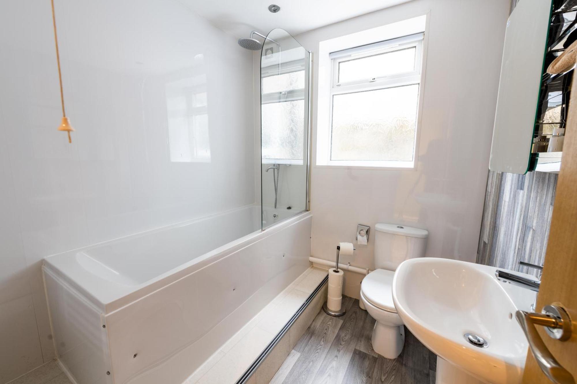 Aaron Wise - 17 Fitzhamon Apartments Cardiff Ngoại thất bức ảnh