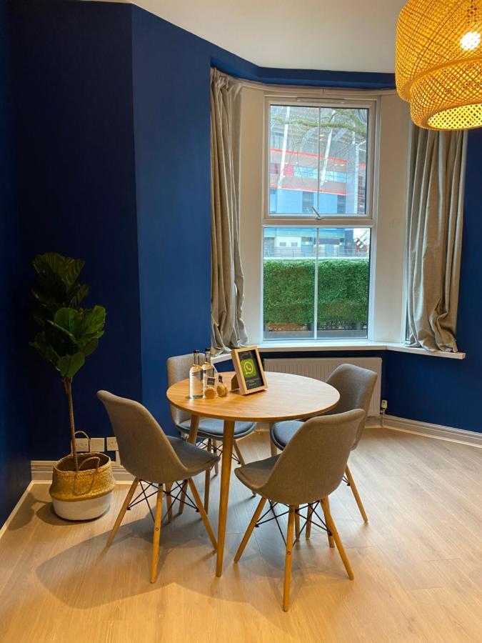 Aaron Wise - 17 Fitzhamon Apartments Cardiff Ngoại thất bức ảnh