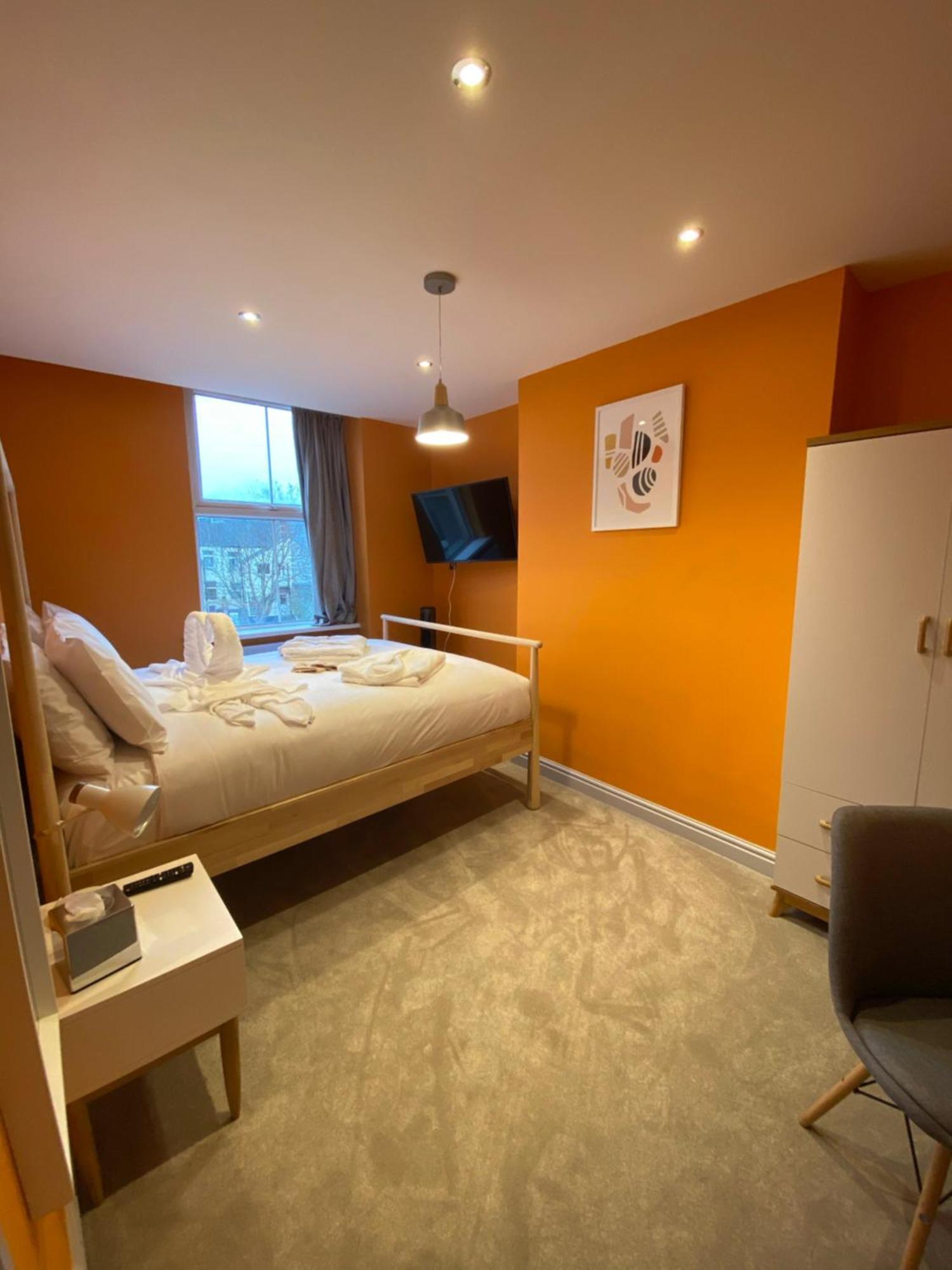 Aaron Wise - 17 Fitzhamon Apartments Cardiff Ngoại thất bức ảnh